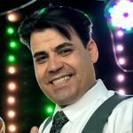 دانلود آهنگ دنبال رد پاهات تو ساحله خیالی